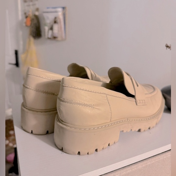 Schutz Christie Flat Size 9 - Picture 3 of 4